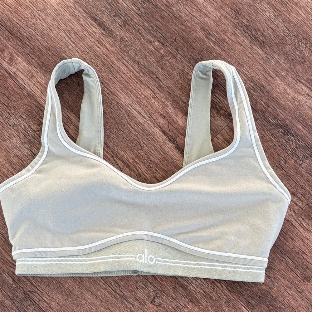 ALO Yoga heartthrob bra